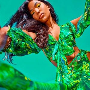 NWT Prettylittlething swimsuit cover up top size large